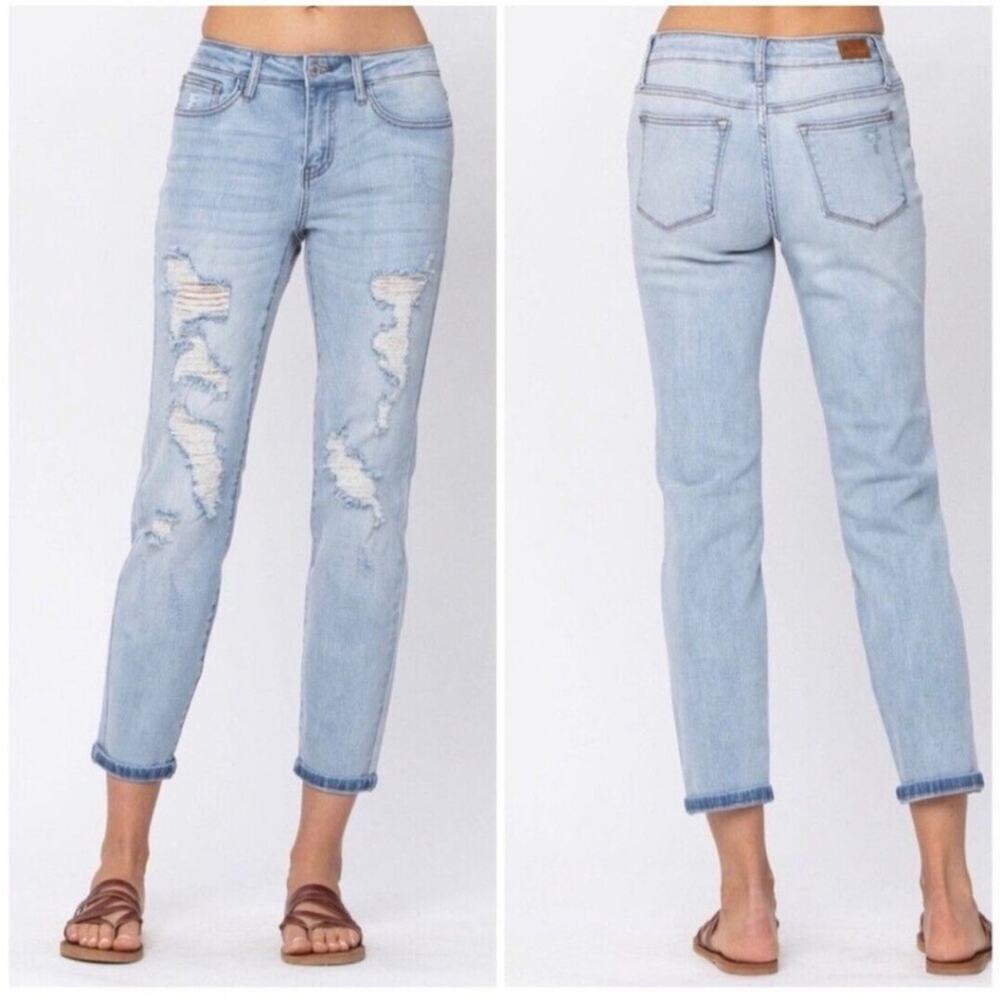 Judy Blue Light Wash Distressed Boyfriend Fit Jeans 15/32 NWT JB8878